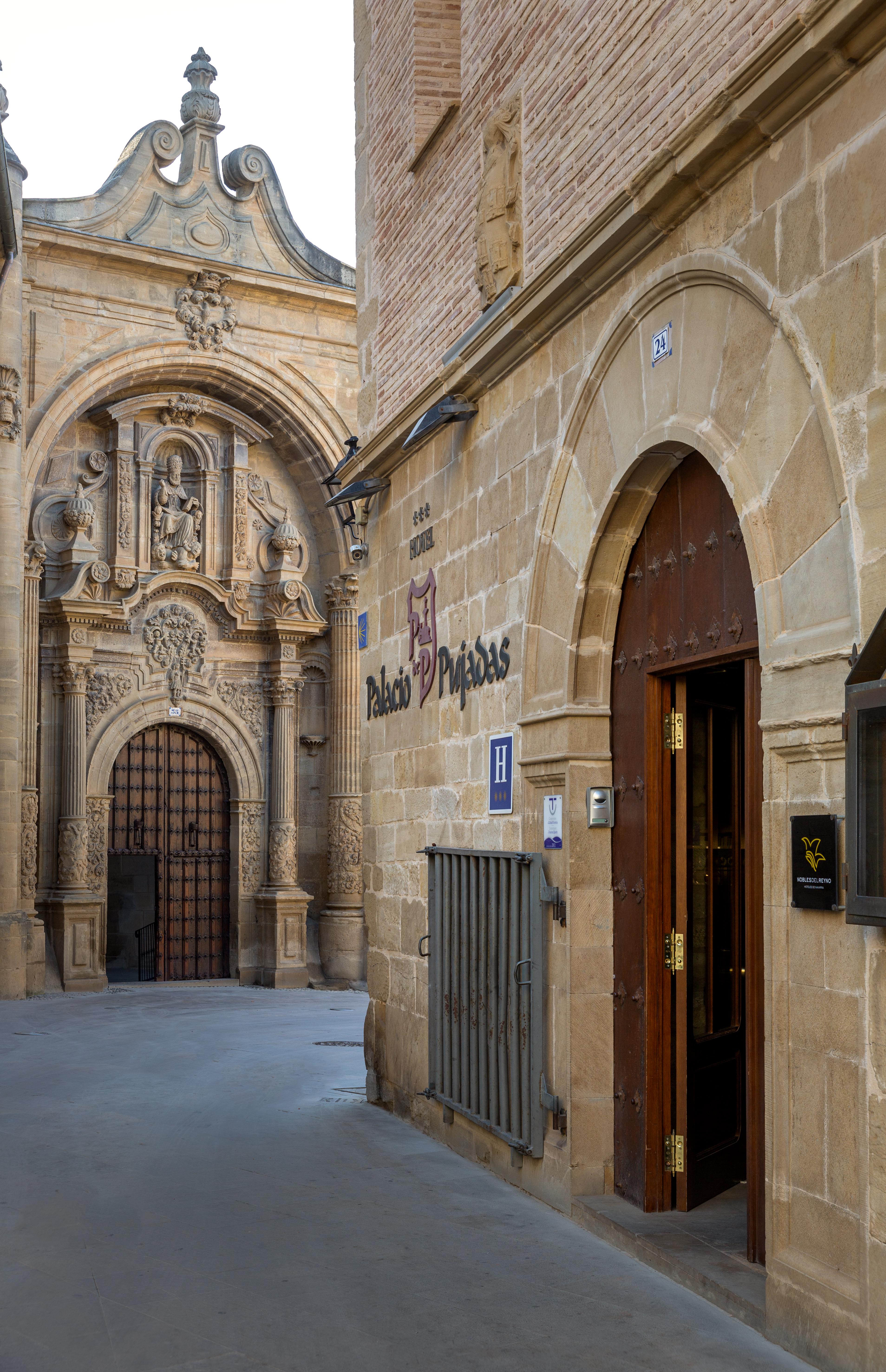 Palacio De Pujadas Viana  Exterior photo