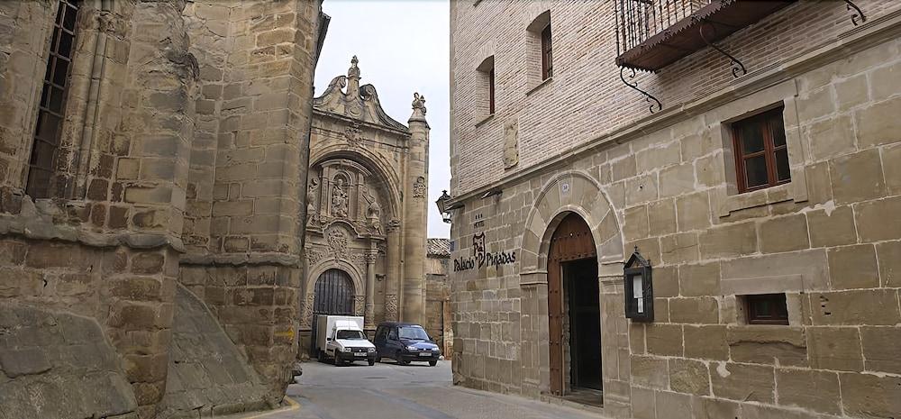 Palacio De Pujadas Viana  Exterior photo